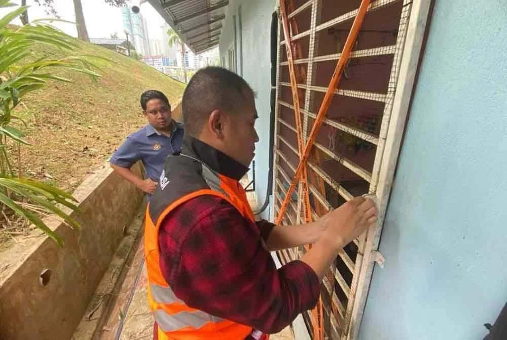 Gagal mendaftar premis yang dijadikan pusat jagaan kanak-kanak, sebuah taska disita pihak penguatkuasaan JKM. Foto JKM.