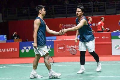 Nur Izzuddin (kanan) dan Sze Fei akan bangkit dalam saingan Terbuka Singapura minggu depan. Foto Bernama