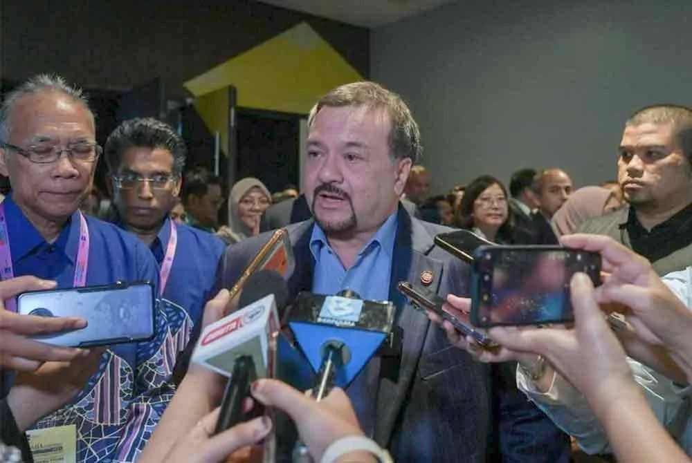 Amir Hamzah ditemui media pada perasmian Persidangan Akauntan Antarabangsa (MIA) di MITEC pada Isnin. Foto Bernama