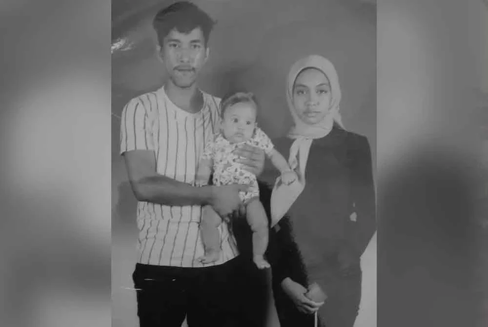 Norsyahadah bersama suami, Muhammad Azarith Farhan Zulkifli serta anaknya, Nur Halwatuzahra maut di lokasi kejadian selepas motosikal dinaiki dirempuh sebuah kereta dari arah bertentangan.