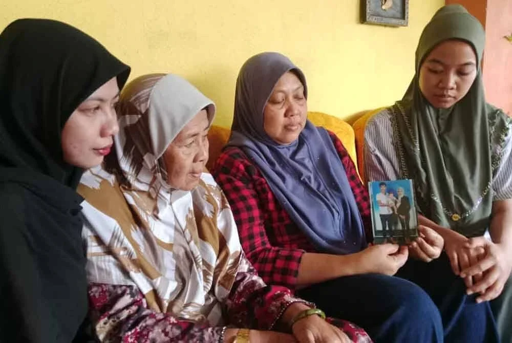 Keluarga mangsa nahas babitkan tiga beranak yang maut dirempuh kereta mahu keadilan sewajarnya.