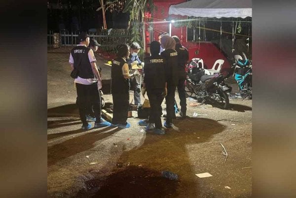 Seorang pengawal keselamatan maut ditetak rakannya di Taman Intan Baiduri, di sini, pada Ahad.