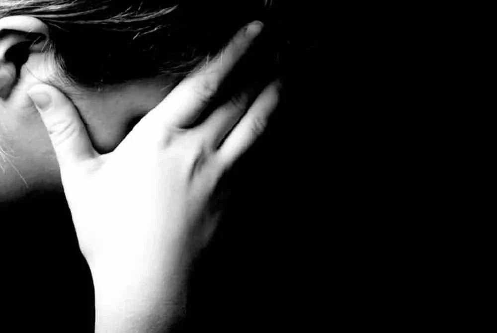 Seorang pengurus resort di Pulau Redang kerugian RM68,761 selepas diperdaya sindiket 'phone scam' menyamar sebagai wakil Touch 'n Go.