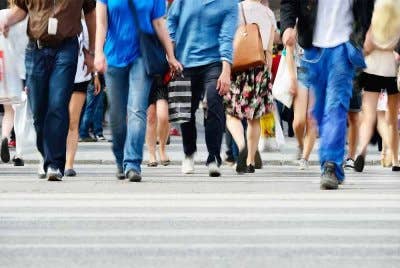 Kajian ini melibatkan 717,000 individu dari 111 negara di seluruh dunia dan mengambil kira jumlah purata langkah harian setiap individu. Foto123RF