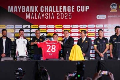 Sidang akhbar Maybank Challenge Cup Malaysia 2025: Manchaster United vs Asian All Stars di sebuah hotel di sini pada Selasa. - FOTO: SINAR HARIAN/ MOHD HALIM ABDUL WAHID
