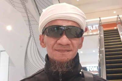 Yassin mengakui kesilapannya kerana tidak mendapat ilmu secukupnya sebelum berlepas ke tanah suci.