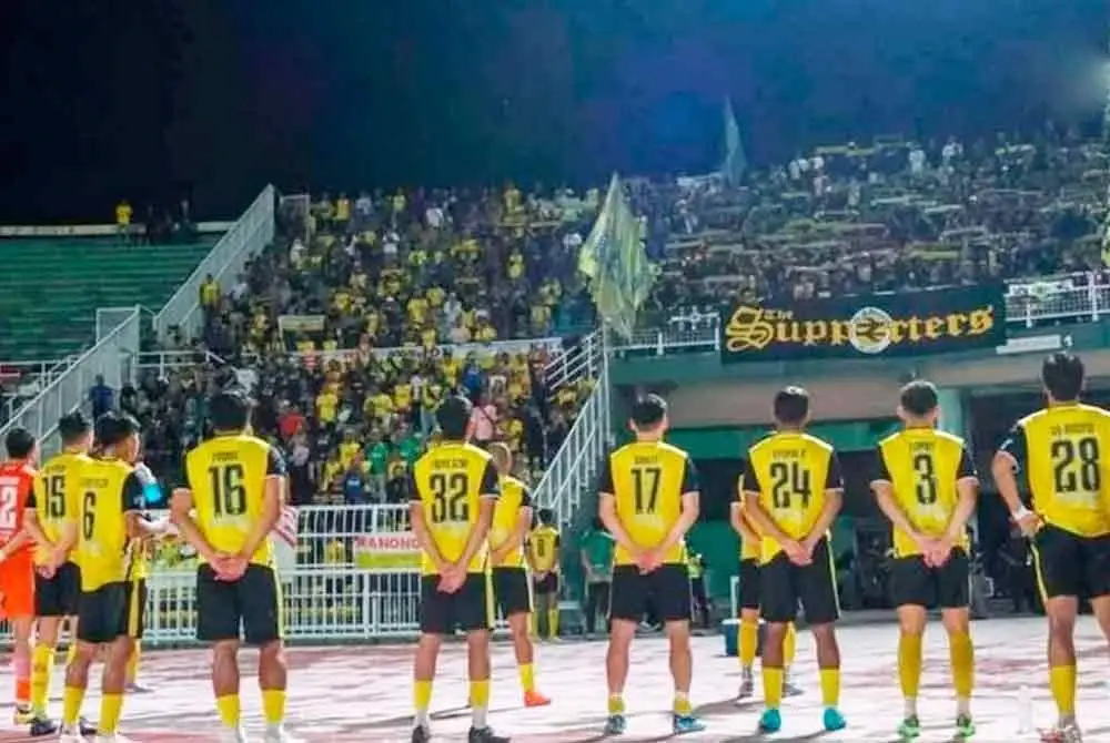 Penyokong kecewa Perak FC tidak sertai Liga Malaysia musim depan selepas umum hentikan operasi akibat krisis kewangan.
