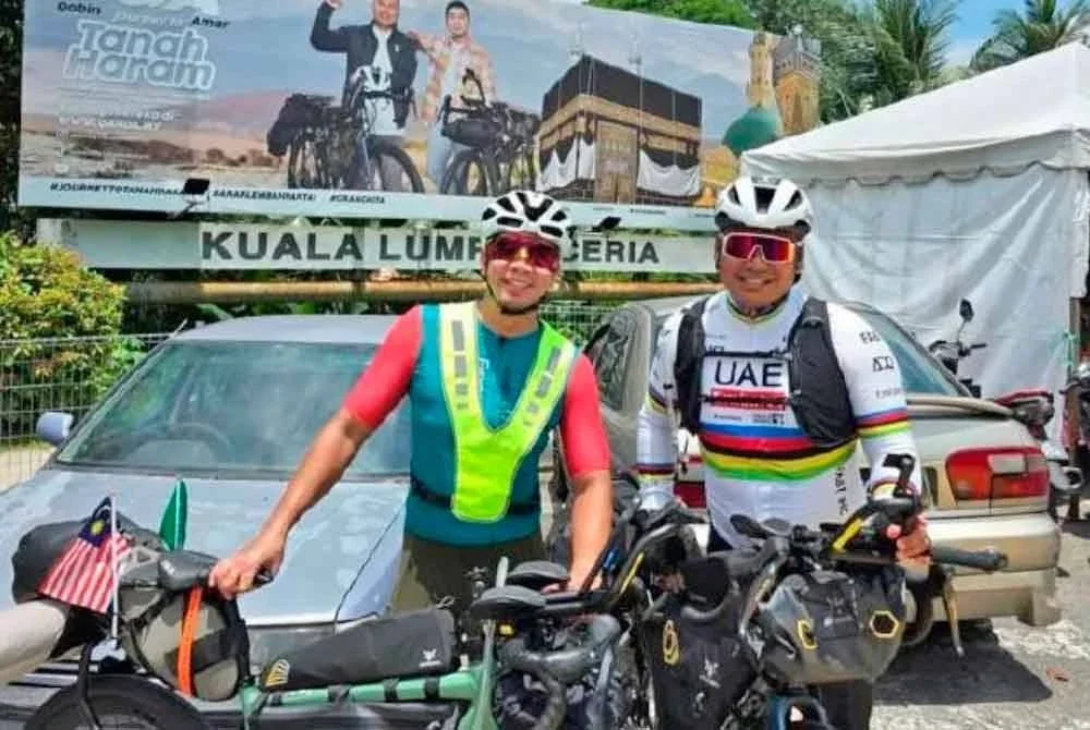 Amar Baharin (kiri) dan Qobin. Foto: IG Amar Baharin