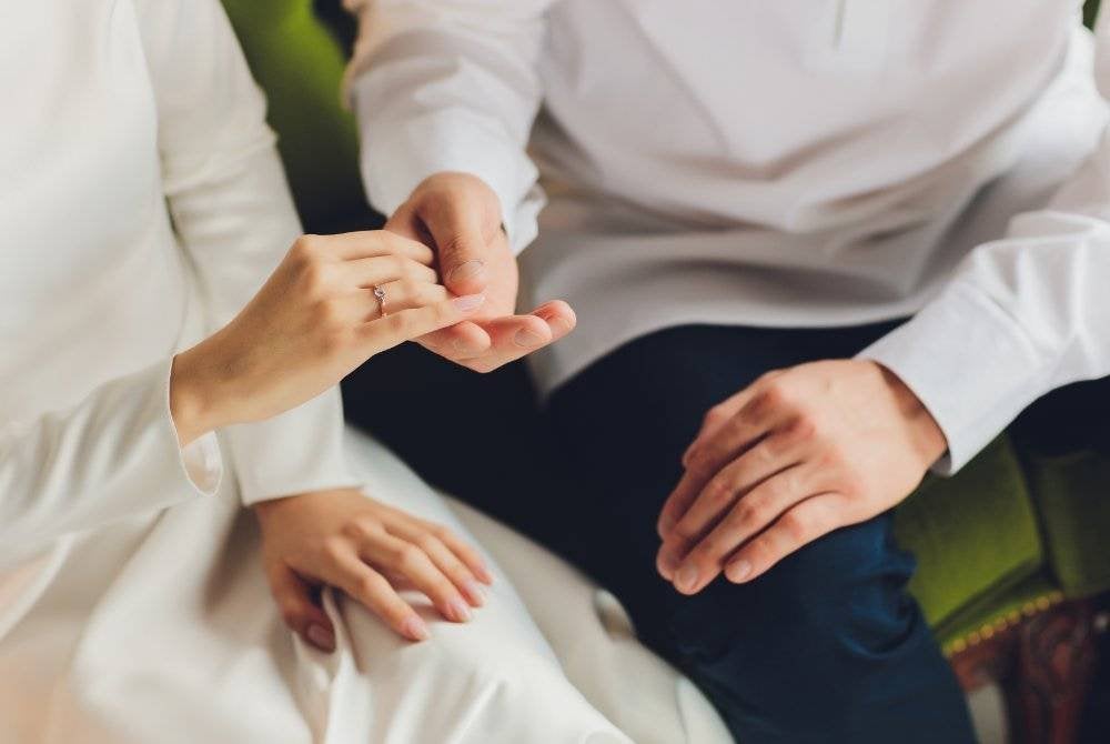 Bagaimana nak suka pasangan sedangkan haram bercinta sebelum kahwin? Bagaimana nak suka pasangan sedangkan haram bercinta sebelum kahwin?
