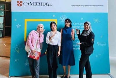 Pelajar dari Labuan, Sharaneshri Saravanan dan Nicole Chia Xin Dong mengharumkan nama pulau ini apabila meraih gelaran ‘Top in the World’ bagi Sijil Am Antarabangsa Sekolah Menengah (IGCSE) Matematik bagi siri peperiksaan November 2024, masing-masing meraih markah 100 peratus.