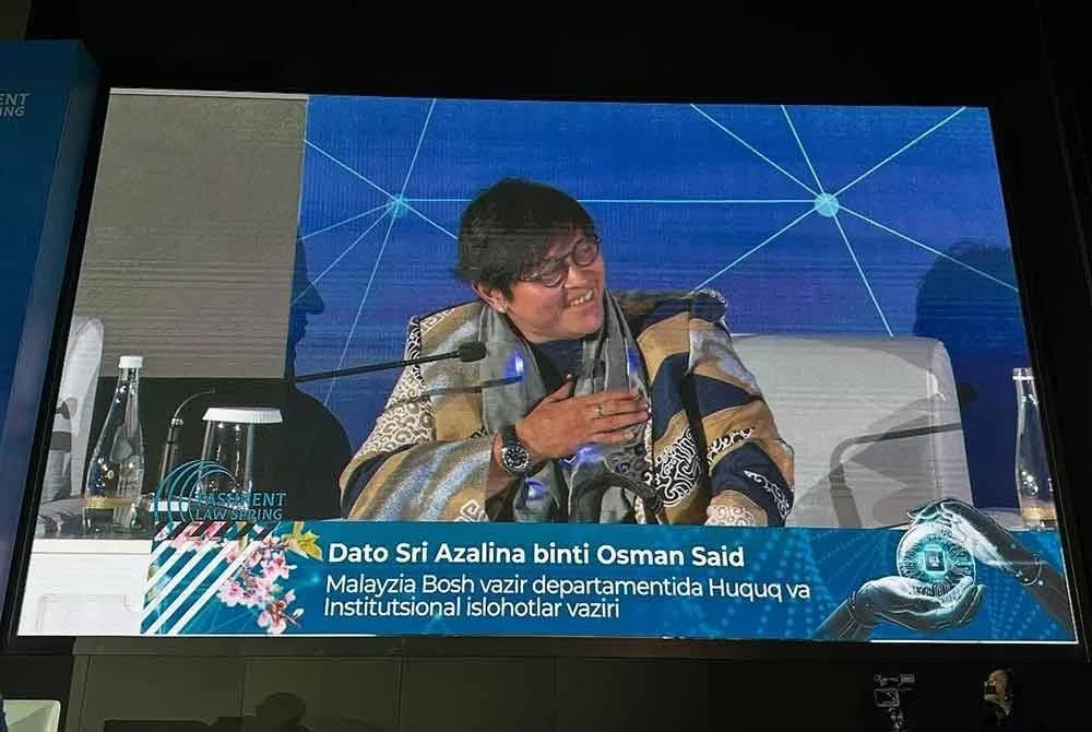 Azalina diberi penghormatan untuk menyampaikan pandangan serta penerangan berkaitan usaha reformasi perundangan yang telah, sedang dan akan dilaksana oleh Kerajaan MADANI di Tashkent, Uzbekistan. Foto FB Azalina
