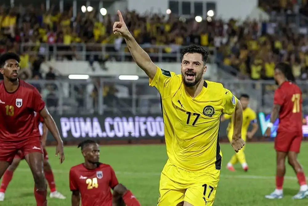 Paulo Josue bersorak kegembiraan selepas berjaya menjaringkan gol ketika menentang Cape Verde pada Perlawanan Antarabangsa Tier 1 di Stadium Bola Sepak Kuala Lumpur malam tadi. - Foto: Bernama