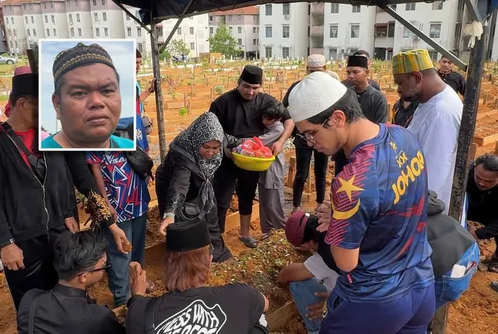 Keluarga dan rakan Mohamad Faris memberi penghormatan terakhir kepada arwah. Gambar kecil: Mohd Shah Penilzain.