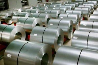 Presiden AS, Donald Trump pada Jumaat mengumumkan bahawa beliau bercadang untuk menggandakan tarif ke atas import keluli dan aluminium kepada 50 peratus. Gambar hiasan