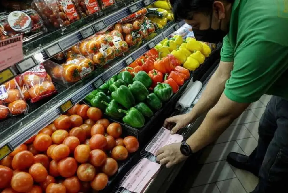 Dalam banyak keadaan, peniaga terus menaikkan harga walaupun kos mereka berkurang. Gambar hiasan