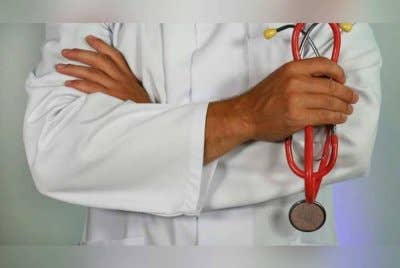 Dr Zamora-Quezada sengaja memberi diagnosis palsu seperti rheumatoid arthritis kepada pesakit yang sihat agar dapat mengenakan caj rawatan dan ubat-ubatan mahal. Foto Agensi