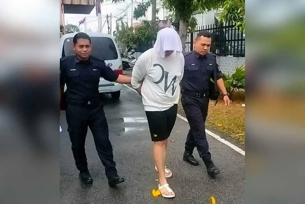 Seorang penganggur dihadapkan ke Mahkamah Majistret pada Rabu atas empat pertuduhan mengedar dan memiliki dadah di sebuah rumah di Taman Mutiara, di sini bulan lalu.