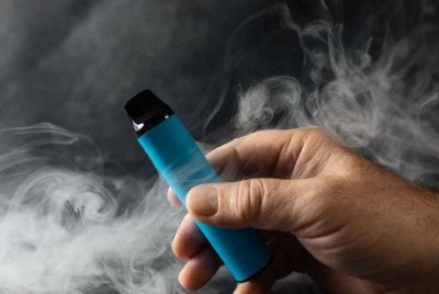 Semua pihak harus berganding bahu memainkan peranan bagi memastikan generasi muda tidak dibelenggu dengan vape yang bukan sahaja sia-sia, malah boleh merosakkan masa hadapan - Gambar hiasan