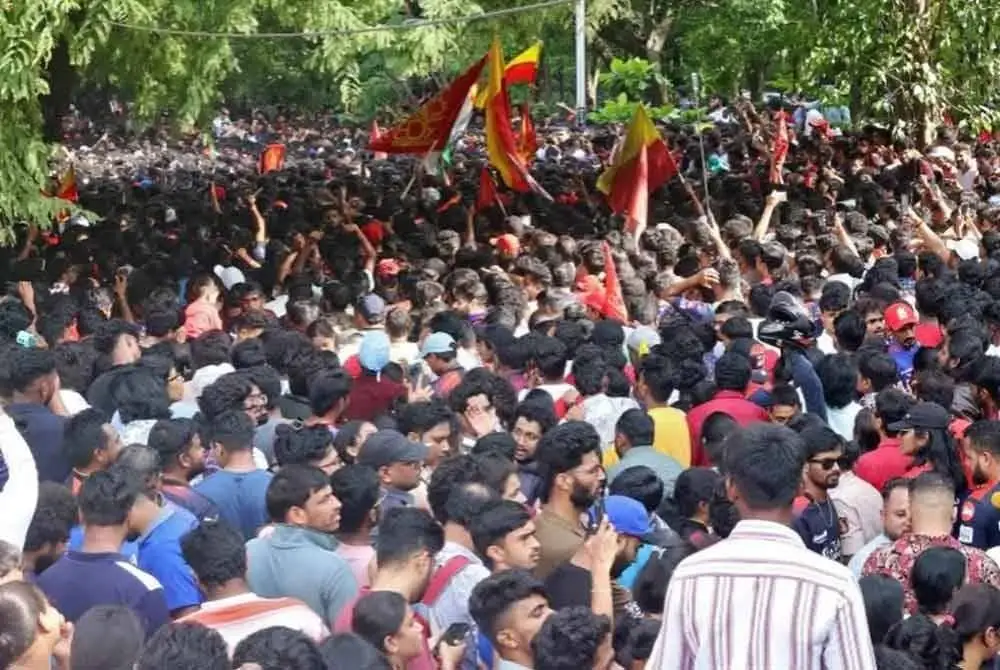 Majlis sambutan kemenangan itu dianjurkan Persatuan Kriket Negeri Karnataka (KSCA) di dalam Stadium Chinnaswamy, Bengaluru. Foto Reuters