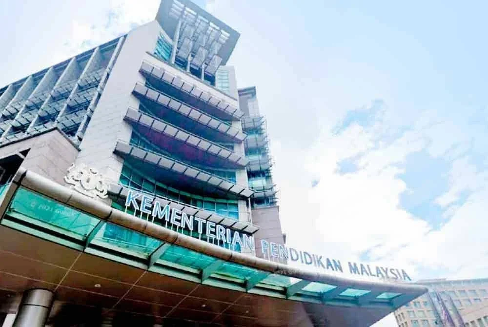 Pembinaan bilik darjah tambahan baharu itu menggunakan kaedah IBS serta kemudahan lain sebagai penyelesaian jangka pendek dan efektif di sekolah berkepadatan tinggi - Gambar hiasan