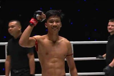 Iman Aliff meraih kemenangan cemerlang di ONE Fight Night 32 di Bangkok.