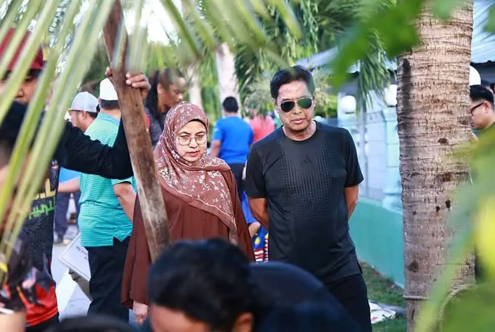 Azam ketika hadir pada Program Ibadah Korban SPRM 1446H/2025M di Kampung Sungai Buah Luar, Dengkil pada Ahad.