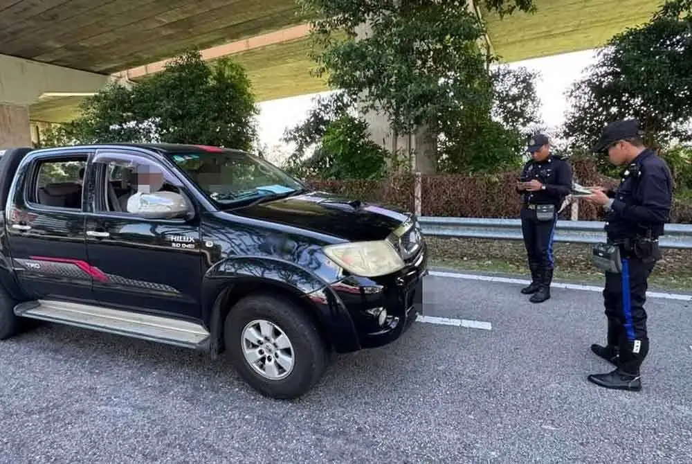 Toyota Hilux yang dipandususpek di Seksyen 13, Shah Alam. Foto: JPJ Selangor