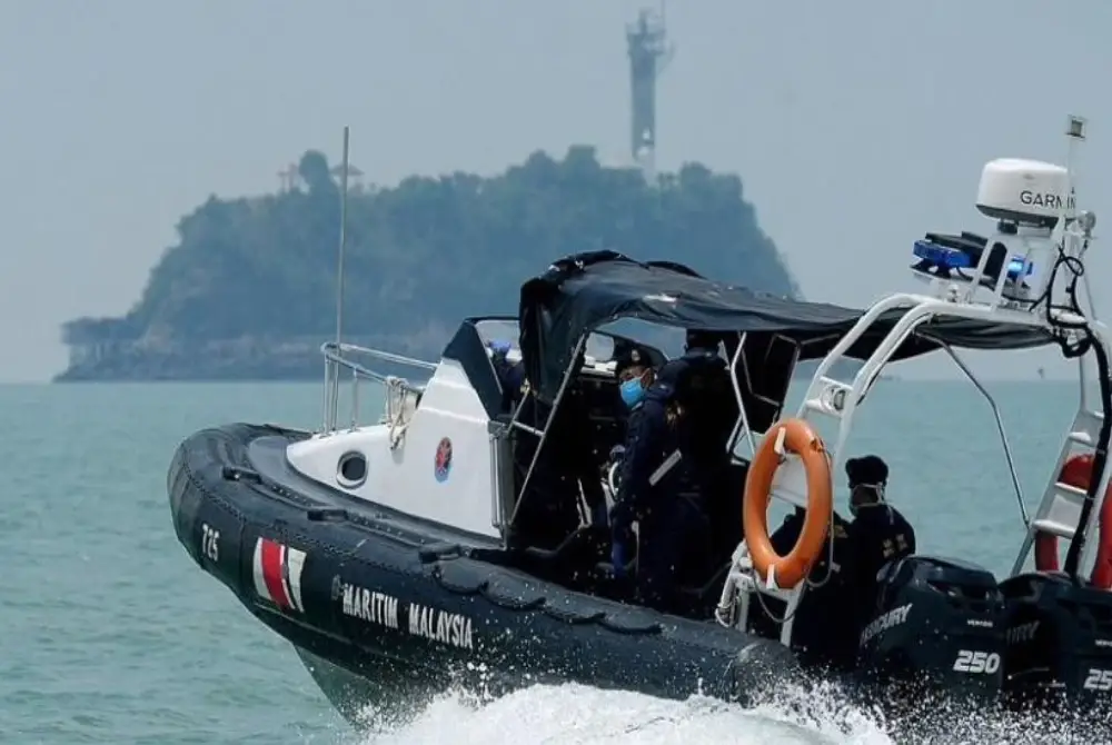 Di Malaysia, Jenayah Biru ini masih di peringkat terkawal dan situasi ini boleh berubah berikutan dengan permintaan yang amat signifikan terhadap perkidmatan yang berasaskan lautan