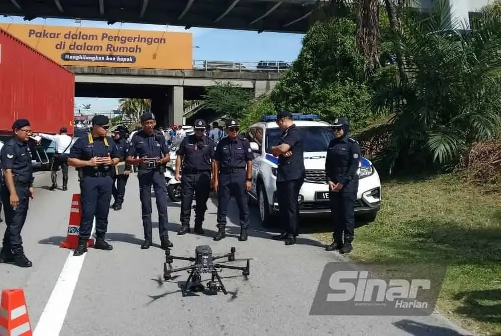 Unit Dron PGU Bukit Aman turut serta dalam operasi yang dijalankan IPD Petaling Jaya.