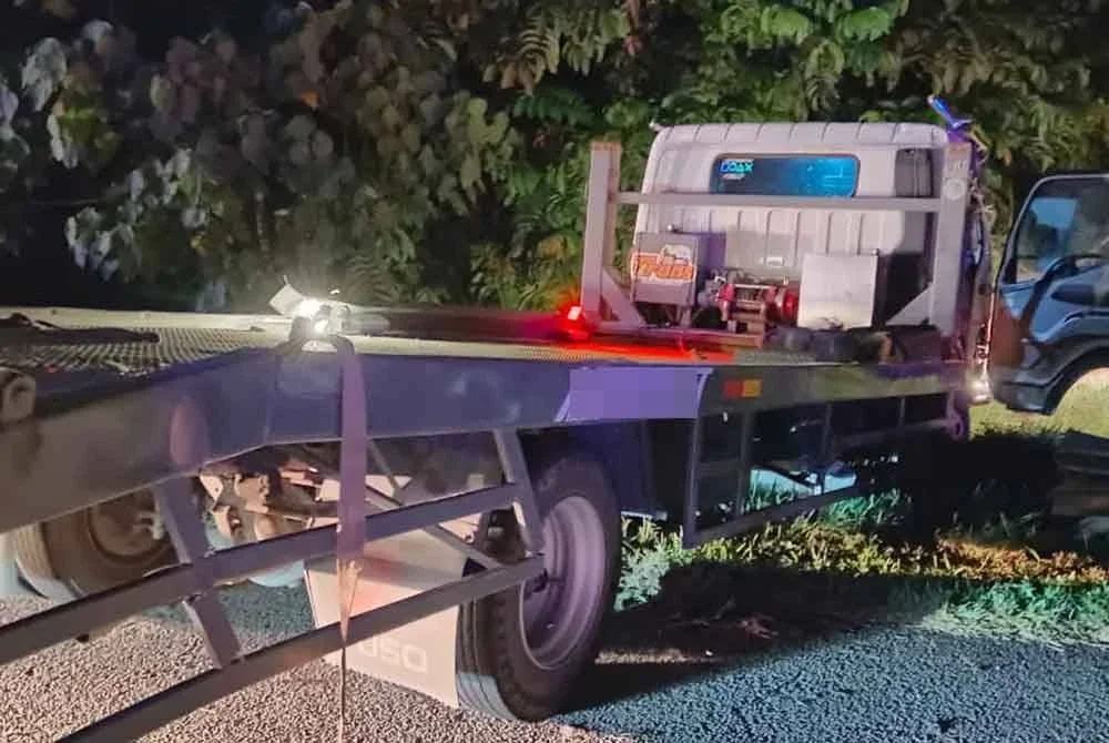 Keadaan lori tunda selepas terbabit dalam kemalangan.