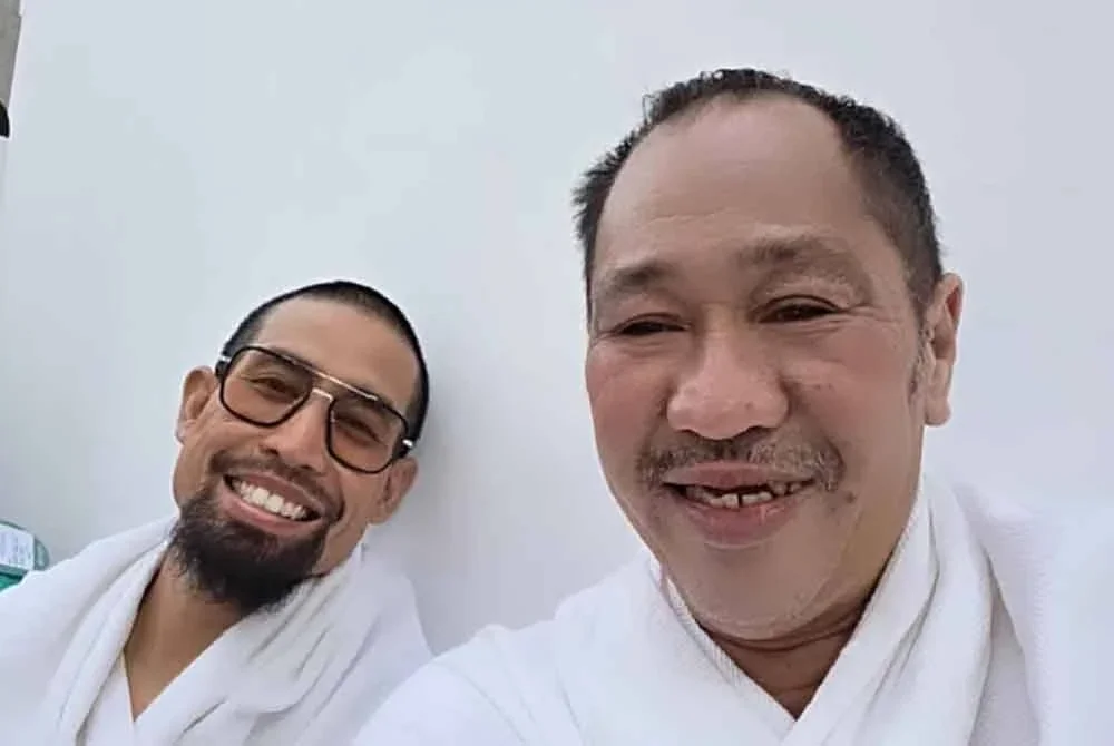 Norazamuddin (kanan) dilaporkan telah meninggal dunia di Makkah pada Ahad.