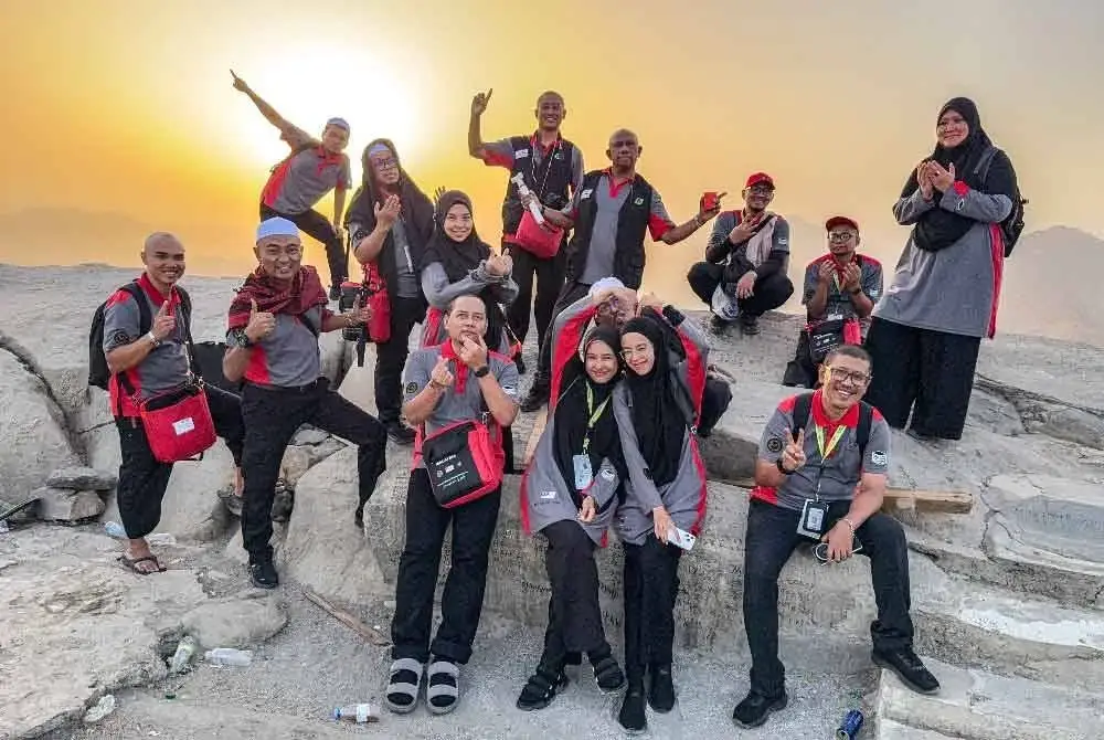 Setelah 53 hari membuat liputan berita tanpa henti, operasi media Tabung Haji (TH) sempena musim haji 1446H/2025M yang melibatkan 14 pengamal media secara rasminya melabuhkan tirai hari ini. Foto Bernama