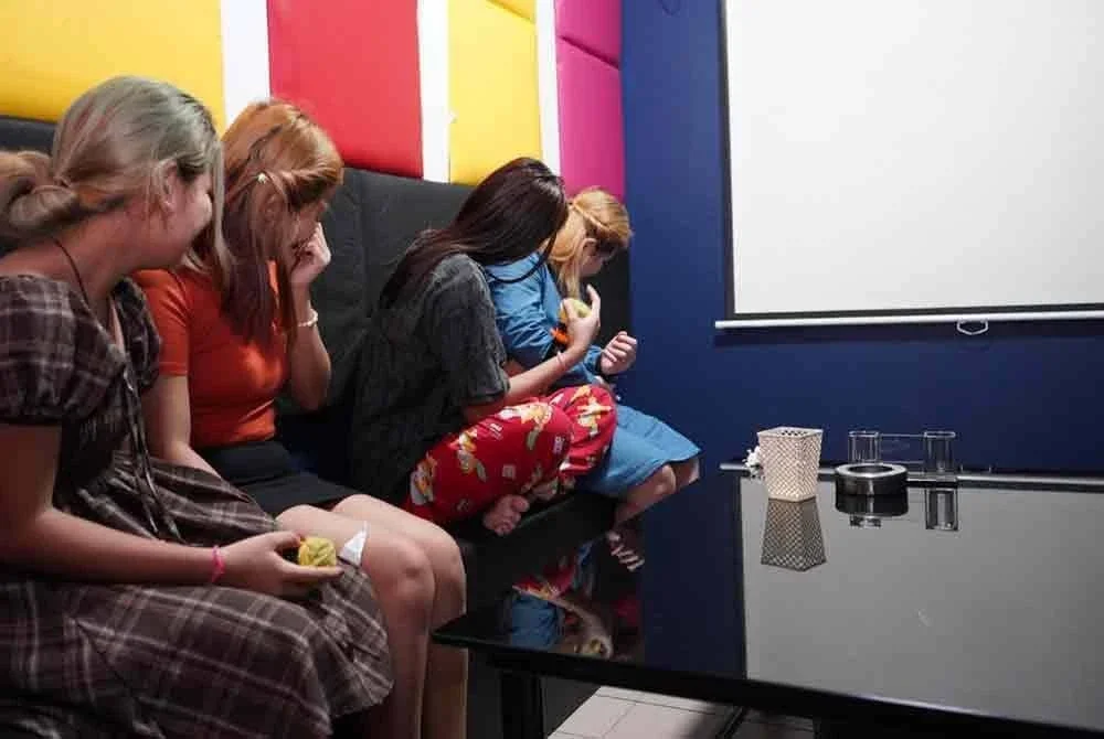 Warga asing yang ditahan disyaki terlibat menyediakan hiburan dan aktiviti pelacuran.