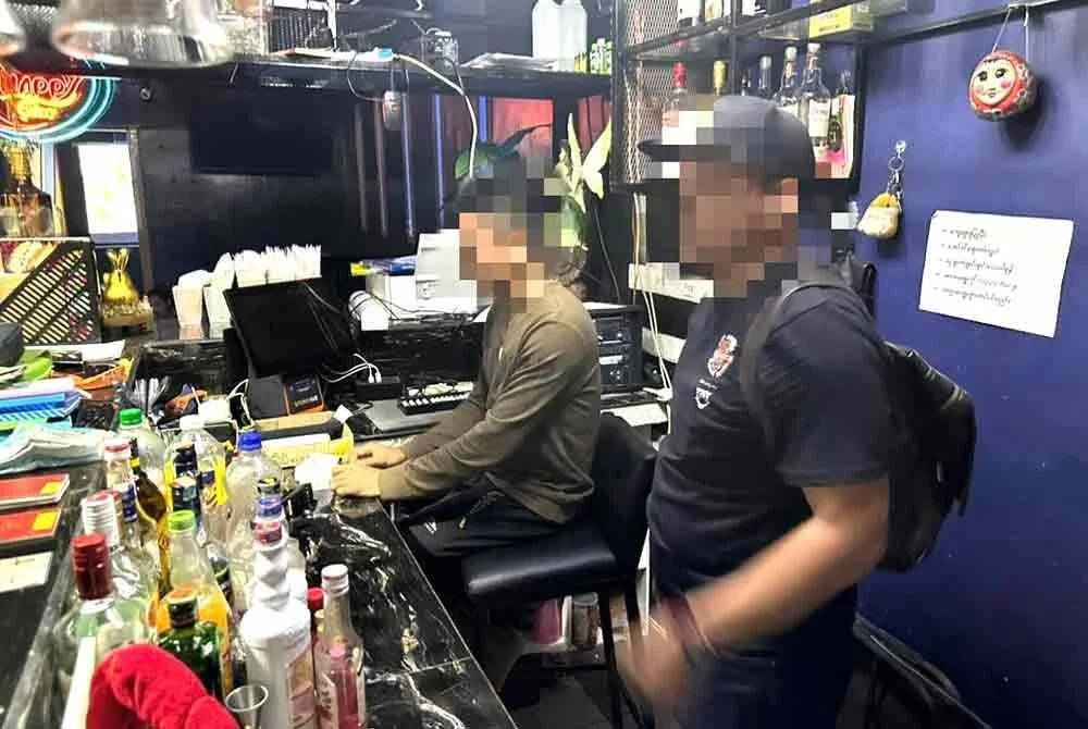 Tiga premis diserbu membabitkan pusat hiburan, kedai runcit dan restoran membabitkan warga asing sebagai pengunjung.