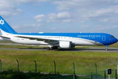 Pesawat itu dikatakan membawa Noam susulan pembatalan penerbangan komersial pada Jumaat.