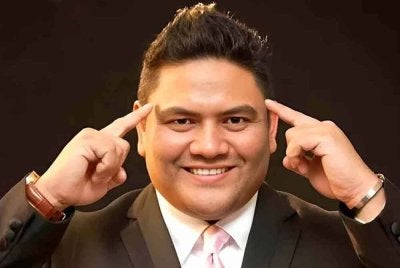 Azizan mengambil pendekatan untuk tidak melatah atau beremosi selepas didakwa berdepan tuntutan saman berjumlah lebih daripada RM24 juta bersama tiga individu lain termasuk isterinya.