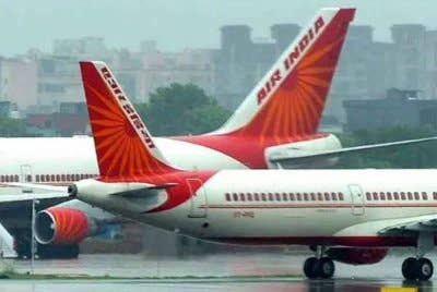 Memetik laporan India TV, juruterbang mengesan masalah tersebut sebelum pesawat Boeing 787-8 Dreamliner itu berpatah balik.