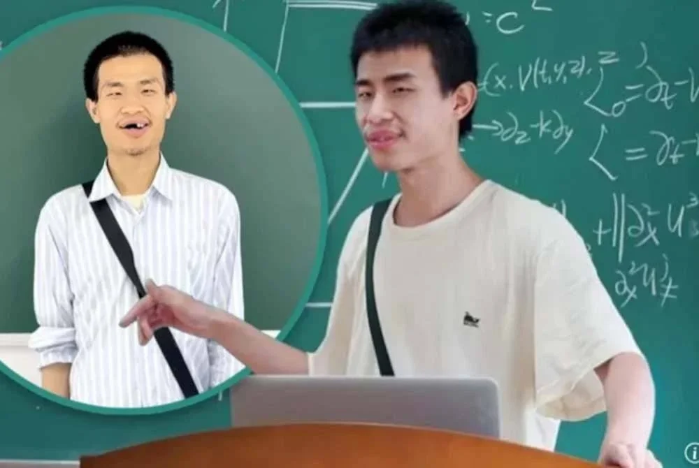 Dongyi diberi gelaran 'pensyarah paling tidak bergaya di Universiti Peking' oleh warganet kerana penampilannya yang sangat sederhana.