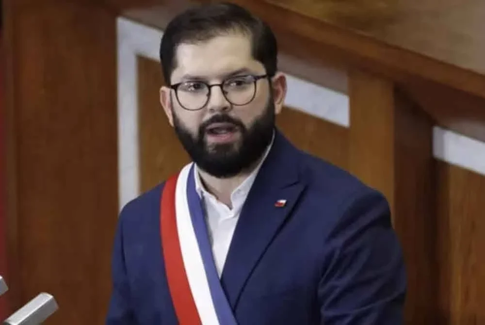 Presiden Chile, Gabriel Boric, berucap semasa menyampaikan mesej tahunan 'State of the Nation' kepada negara di Kongres Kebangsaan di Valparaiso, Chile pada 1 Jun lalu.