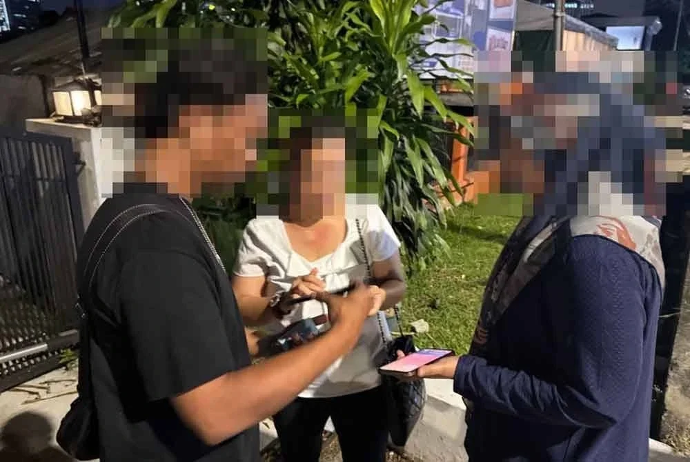 Operasi khas dijalankan di dua lokasi di Jalan Ipoh, di sini.