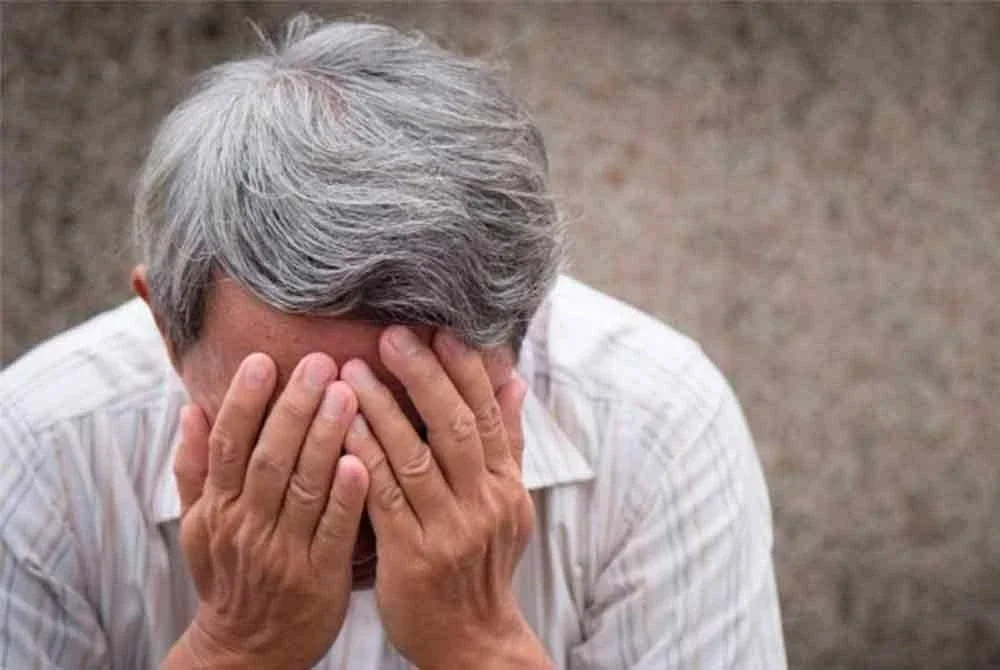 Mangsa kerugian lebih RM115,000 akibat penipuan e-kewangan setelah wang dalam akaun banknya lesap melalui 14 transaksi tidak sah. Foto hiasan