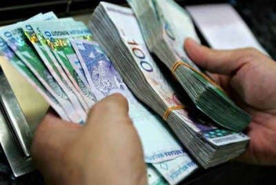 Seorang ahli perniagaan dalam bidang perkakasan mengalami kerugian hampir RM1 juta selepas dipercayai ditipu sindiket tawaran perniagaan dalam talian yang tidak wujud. Gambar hiasan