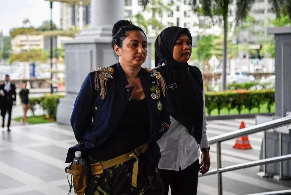 Persana Avril mengaku tidak bersalah atas tuduhan memuat naik sijil pernikahan palsu membabitkan kerabat Johor.