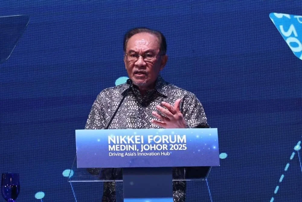 Anwar ketika berucap pada majlis penutup Forum Nikkei Medini Johor di Sunway Bigbox, di sini, pada Khamis.