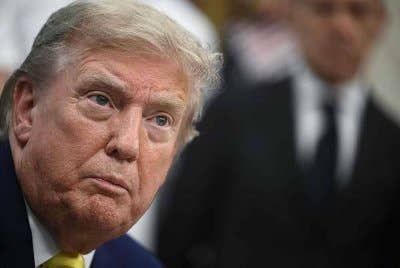 Trump menyatakan belum buat keputusan muktamad berhubung serangan ketenteraan terhadap Iran. Foto AFP