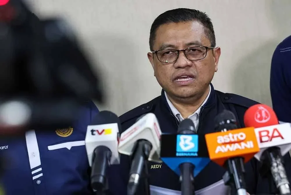 Aedy Fadli ketika temu bual bersama pengamal media pada Majlis Penyerahan Lesen Memandu Program MyLesen (B2) Peringkat Negeri Pulau Pinang 2025 hari ini. - Foto: Bernama