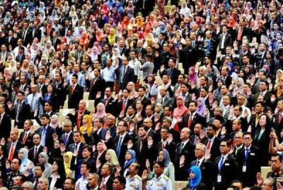 Suruhanjaya Perkhidmatan Awam Malaysia (SPA) menjangkakan permintaan rakyat Malaysia, termasuk golongan belia, untuk menyertai perkhidmatan awam kekal tinggi. Gambar hiasan