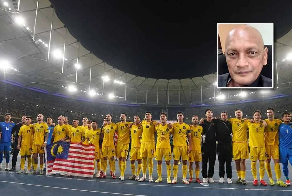 Skuad Harimau Malaya selepas menang bergaya ke atas Vietnam dalam aksi Kumpulan F Kelayakan Piala Asia 2027 di Stadium Nasional, Bukit Jalil, 10 Jun lalu. FOTO: ROSLI TALIB GAMBAR KECIL: PEKAN