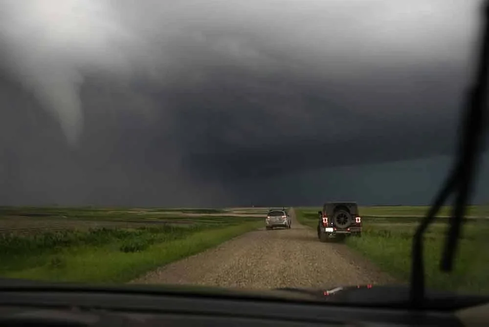 Tiga orang terbunuh dalam puting beliung yang melanda wilayah Upper Midwest Amerika Syarikat.