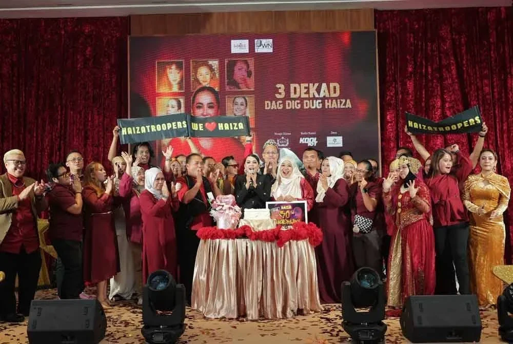 Peminat turut hadir meraikan ulang tahun ke-30 Haiza di dalam industri seni.